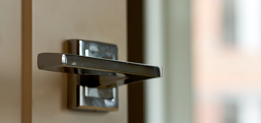 Door Lever Knob Repair in La Riviera, California