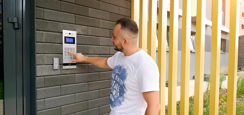 Locksmith Company For Smart Lock System Installation in La Riviera, California