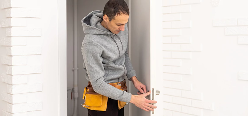 Nighttime Locksmith Near Me in La Riviera, CA